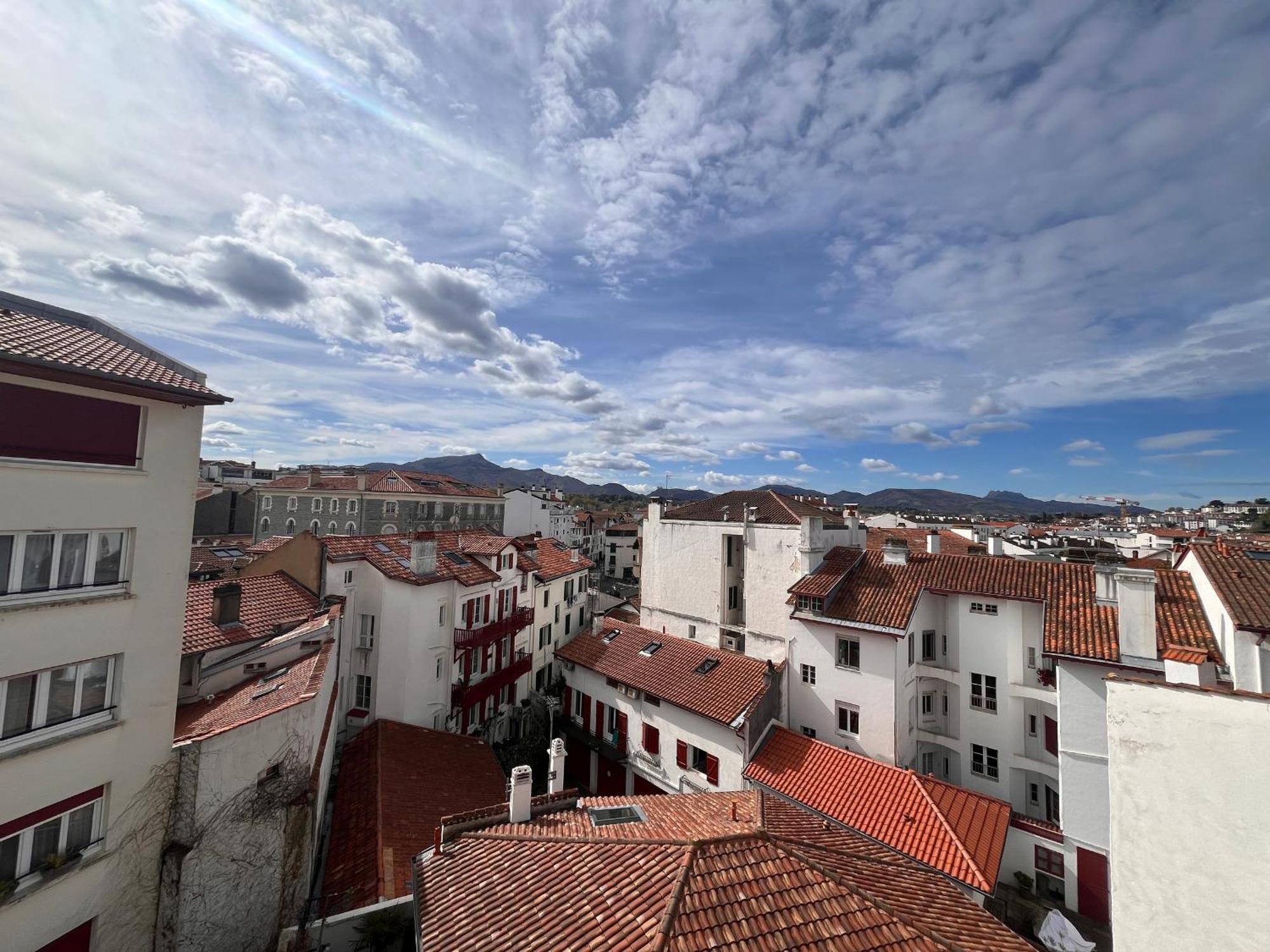 Coeur De Saint-Jean-De-Luz : Appartement Lumineux Avec Balcon, Proche Plage Et Commerces - Fr-1-239-1079 Exterior foto